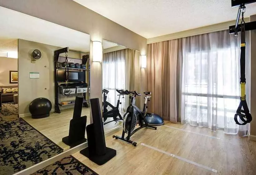 هتل Embassy Suites By Hilton Raleigh Durham Research Triangle