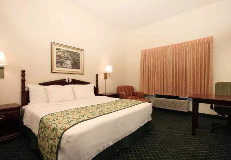 Отель Fairfield Inn And Suites By Marriott Atlanta Suwanee