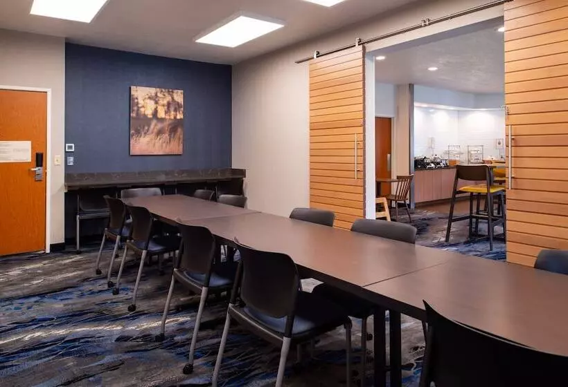 ホテル Fairfield Inn And Suites Beloit