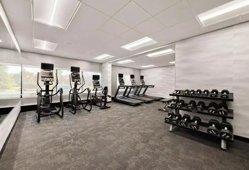 Отель Fairfield By Marriott Chesapeake