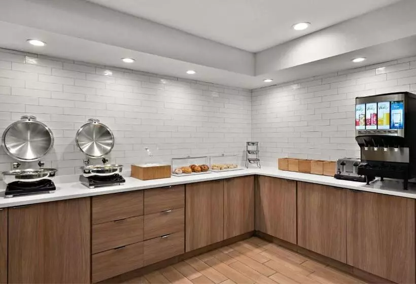 Отель Fairfield By Marriott Chesapeake