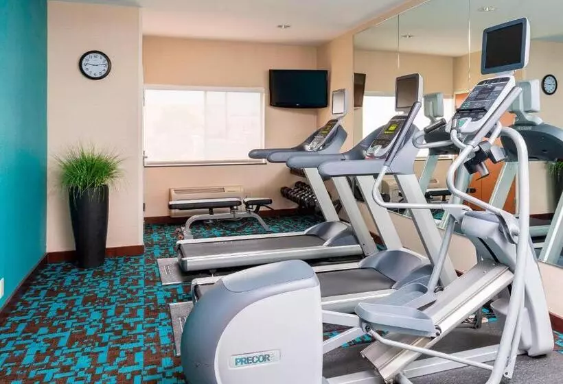 ホテル Fairfield Inn & Suites Lincoln