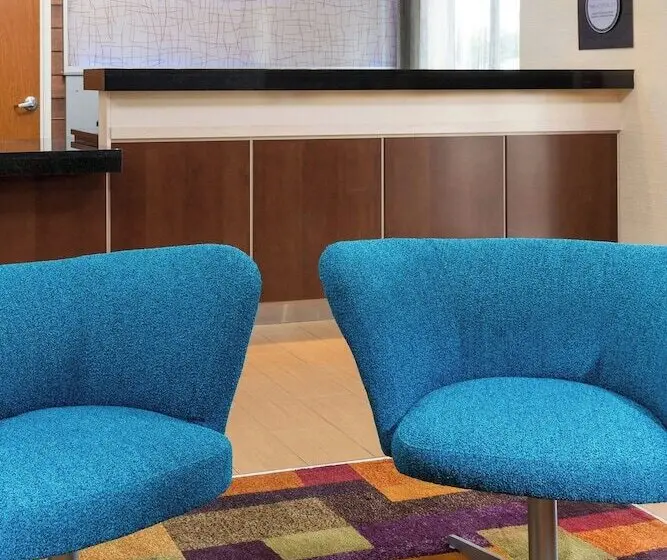 هتل Fairfield Inn & Suites Lincoln