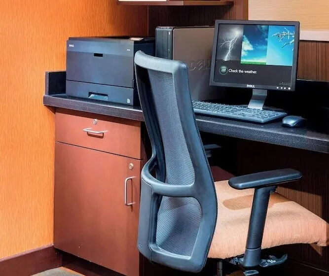 هتل Fairfield Inn & Suites Lincoln