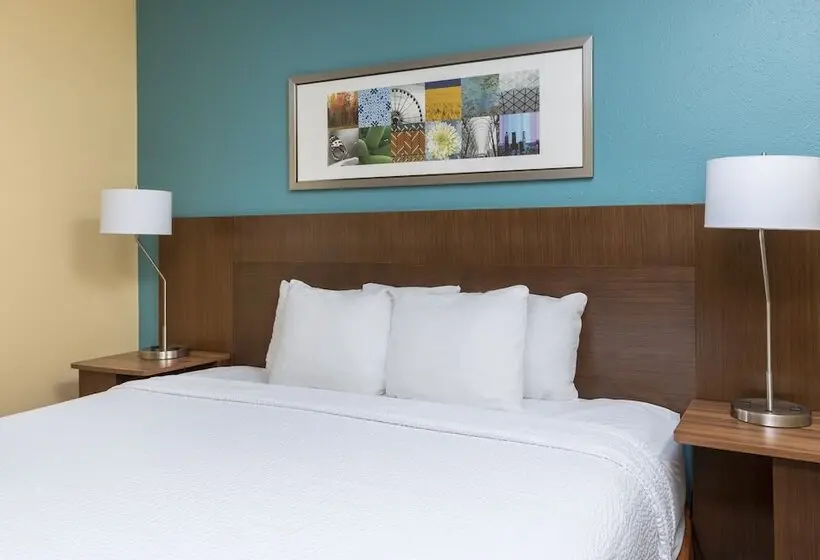 هتل Fairfield Inn & Suites Lincoln