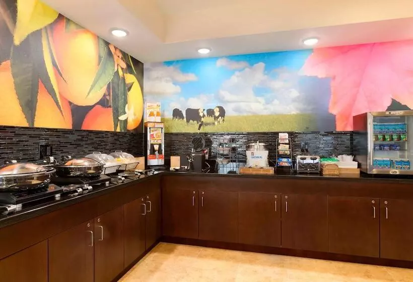 ホテル Fairfield Inn & Suites Midland