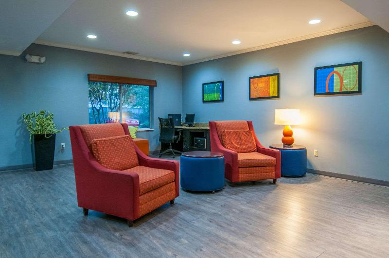 호텔 Quality Inn & Suites