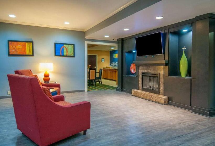 호텔 Quality Inn & Suites