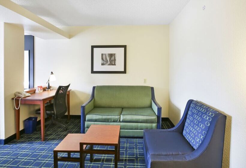 호텔 Quality Inn & Suites