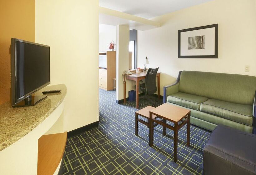 호텔 Quality Inn & Suites