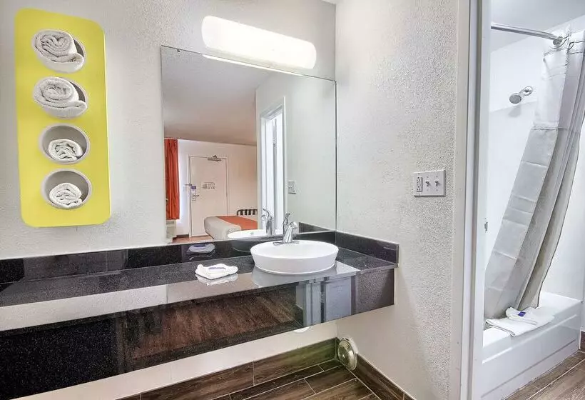 Motel 6 Columbus, Oh West