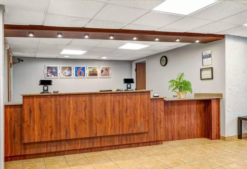 Motel 6elk Grove Village, Il O Hare