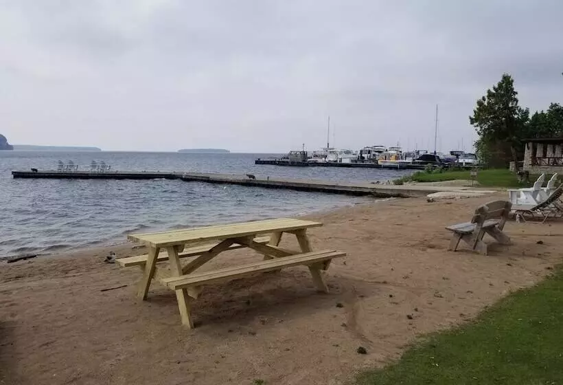 モーテル Edgewater Resort