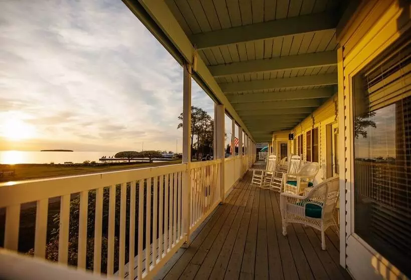 モーテル Edgewater Resort