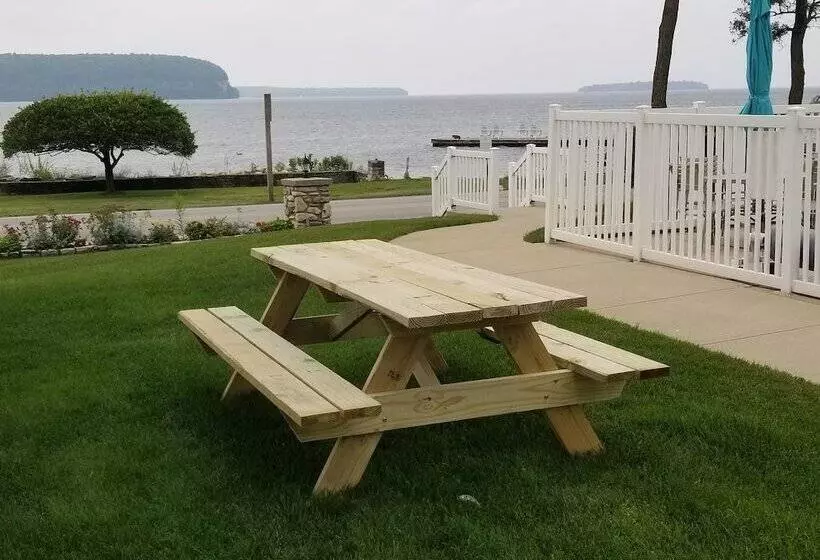 モーテル Edgewater Resort