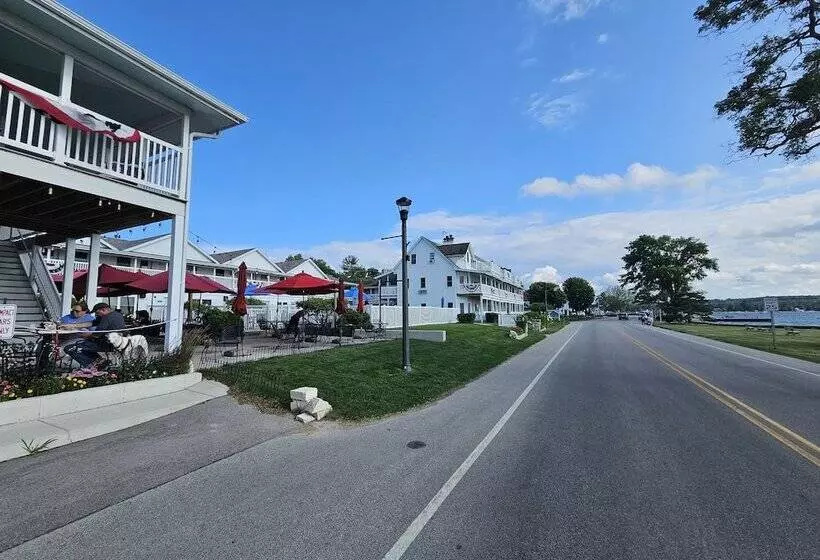 モーテル Edgewater Resort