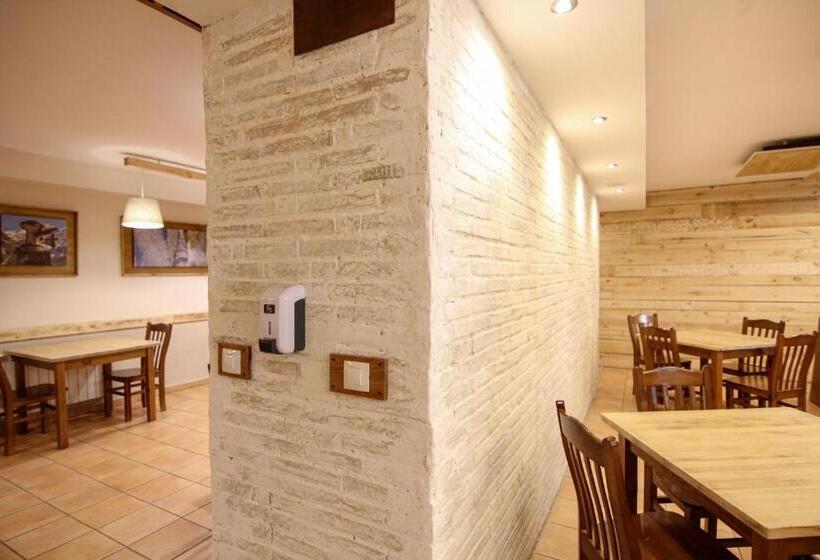 הוסטל Refugio De Bujaruelo