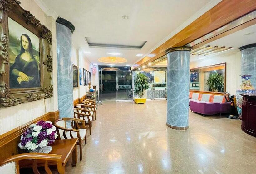 فندق Pho Hien Star