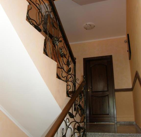 پانسیون Emona Guest House