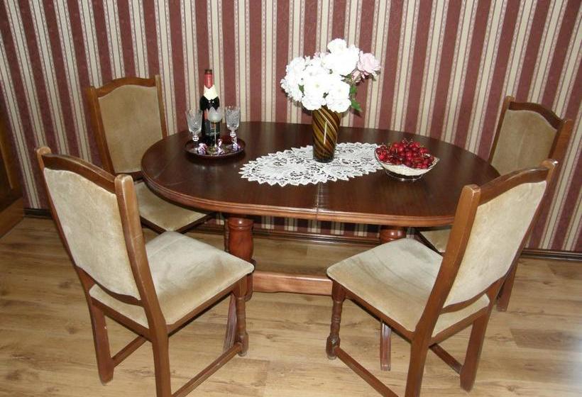 پانسیون Emona Guest House