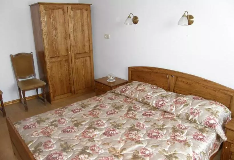 پانسیون Emona Guest House