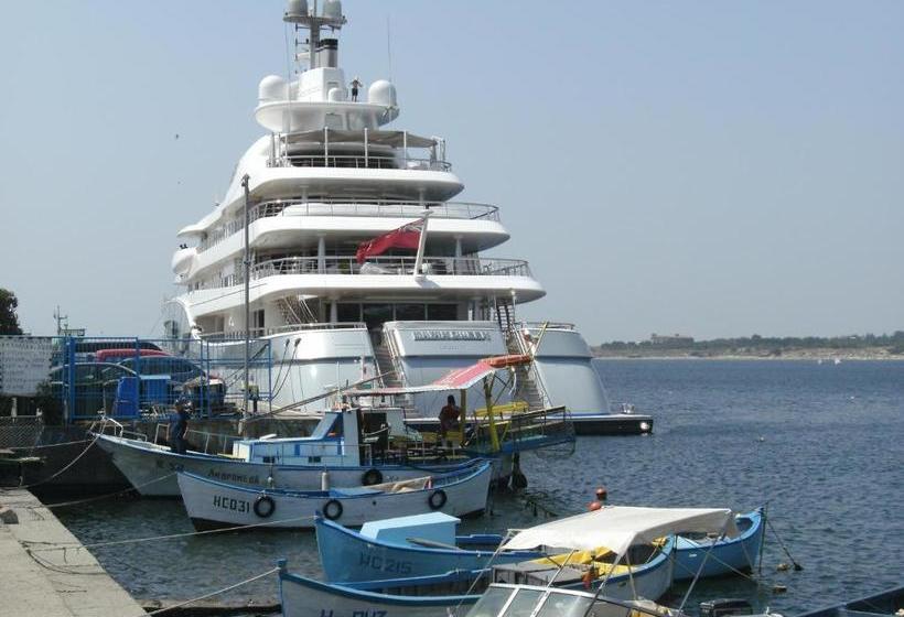 پانسیون Emona Guest House