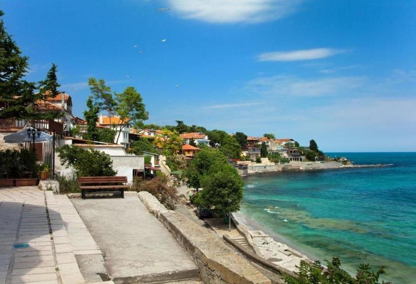 پانسیون Emona Guest House