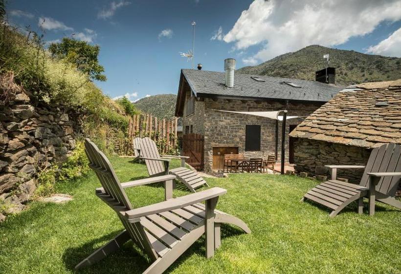 Abadía De Montenartró Hostel