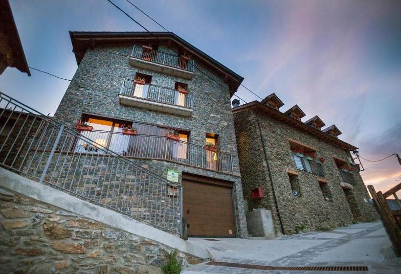 Abadía De Montenartró Hostel