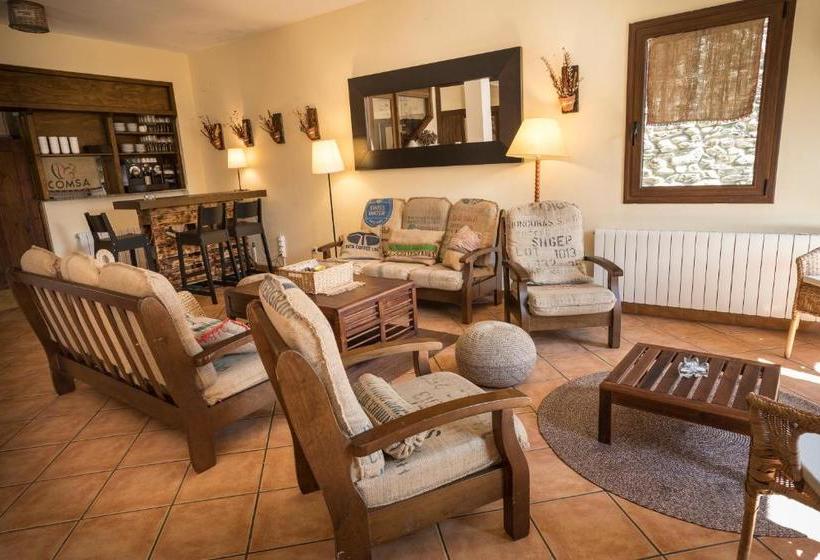 Abadía De Montenartró Hostel