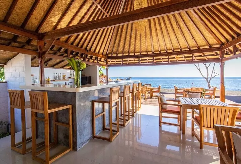 Aamiaismajoitus (B&B) Nalika Beach Resort & Restaurant   Adults Only