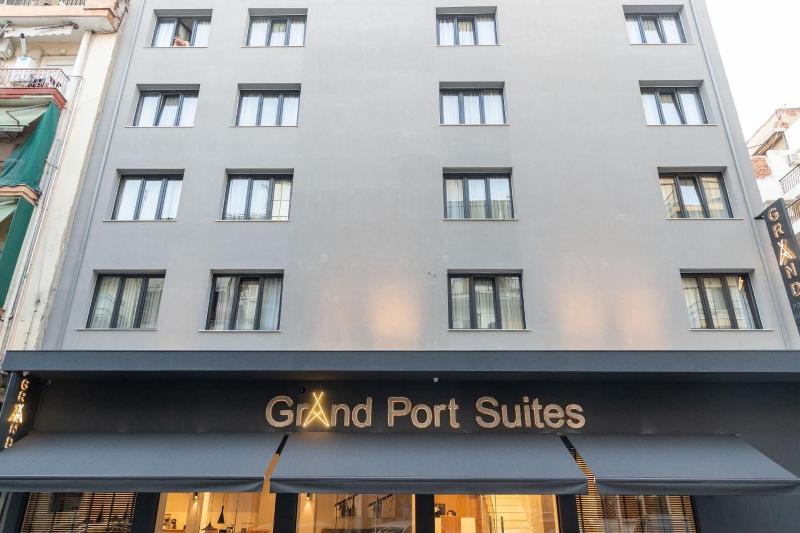 هتل Grand Port Suites