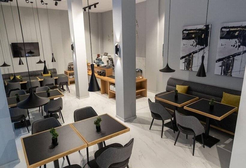 هتل Grand Port Suites