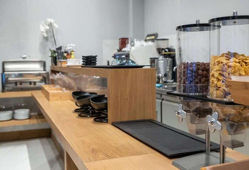 هتل Grand Port Suites