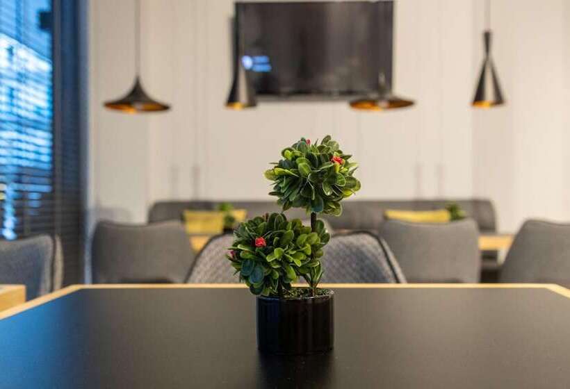 هتل Grand Port Suites