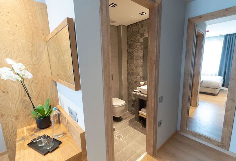 هتل Grand Port Suites