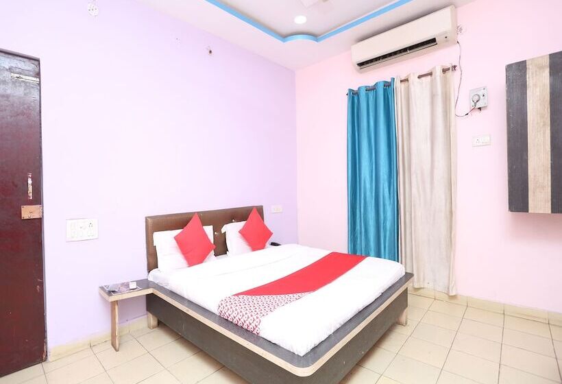 هتل Landmark 2 Power House By Oyo Rooms