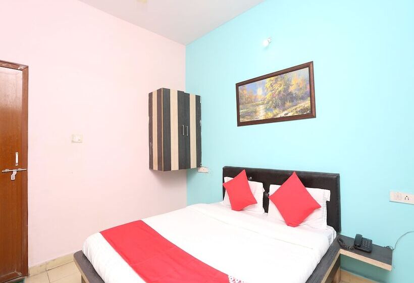 هتل Landmark 2 Power House By Oyo Rooms