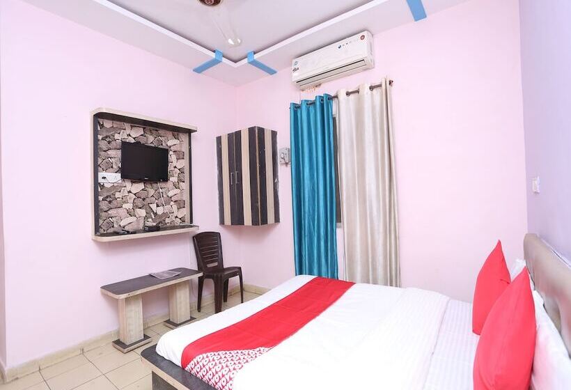 هتل Landmark 2 Power House By Oyo Rooms