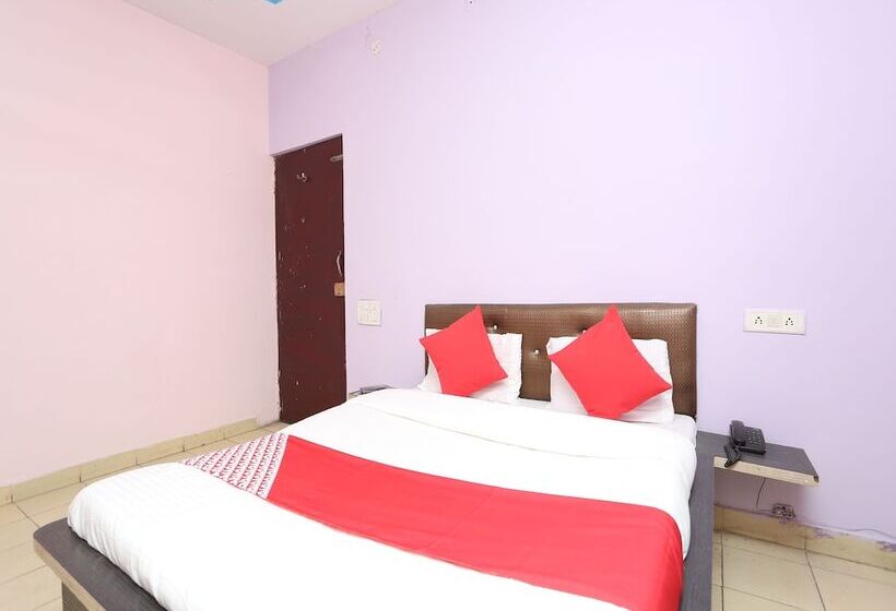 هتل Landmark 2 Power House By Oyo Rooms