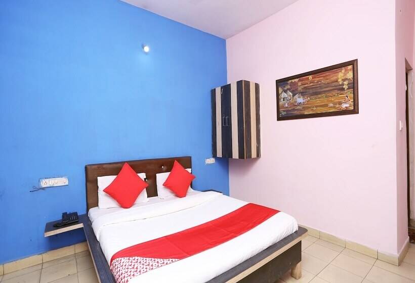 هتل Landmark 2 Power House By Oyo Rooms