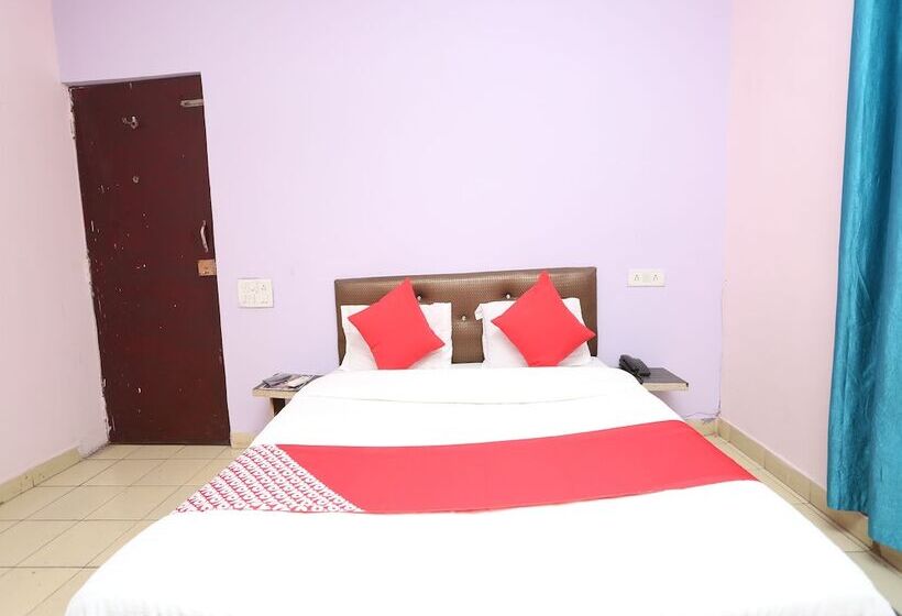 هتل Landmark 2 Power House By Oyo Rooms