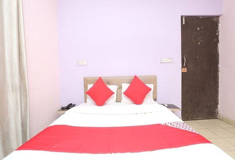 هتل Landmark 2 Power House By Oyo Rooms