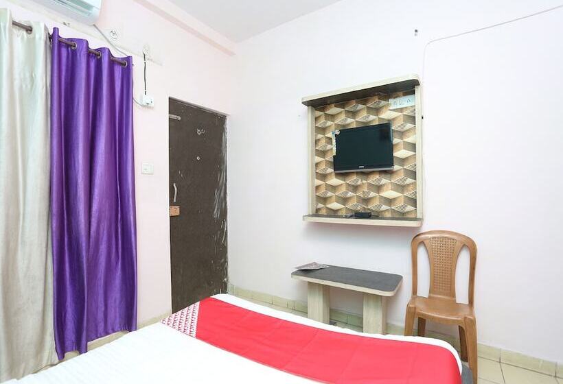 هتل Landmark 2 Power House By Oyo Rooms