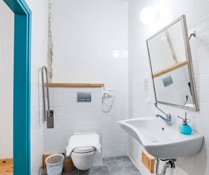 هتل Nicosia Eagle Eye