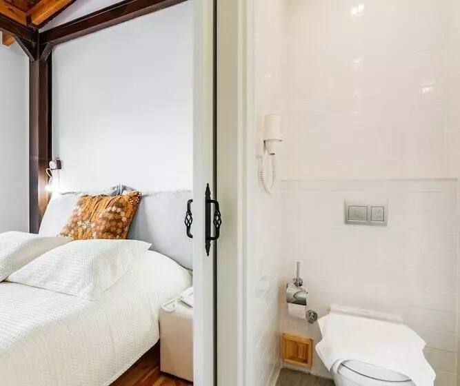 هتل Nicosia Eagle Eye