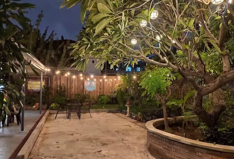ホテル The Hub District Garden Suites
