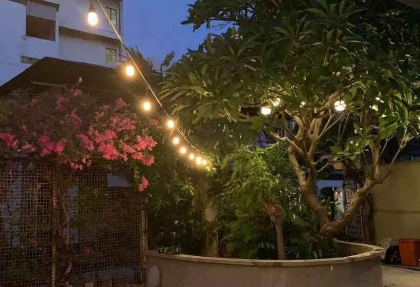 ホテル The Hub District Garden Suites