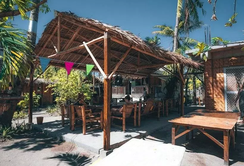 Neverland   Hostel