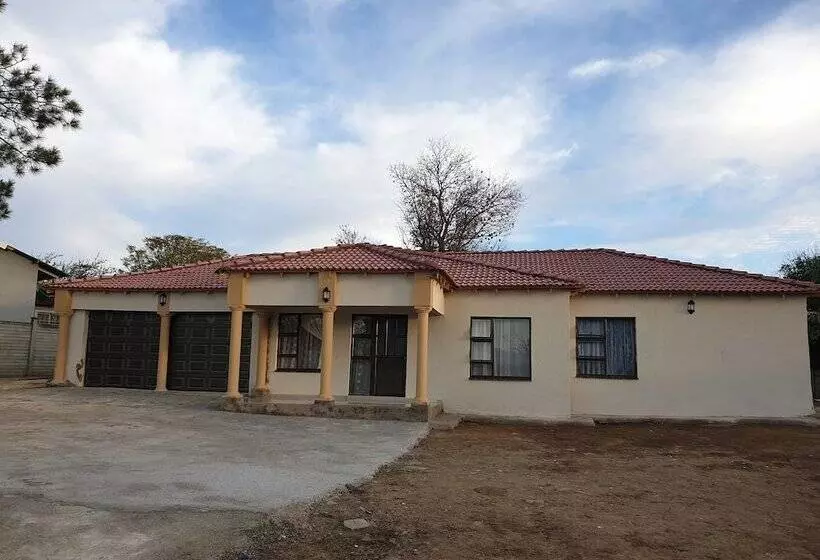 Majatalo Lindo Guest House